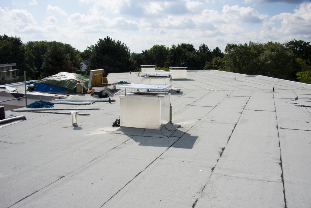 Kaminabdeckungen, Icopal Eco Activ und Bodentreppe von Columbus